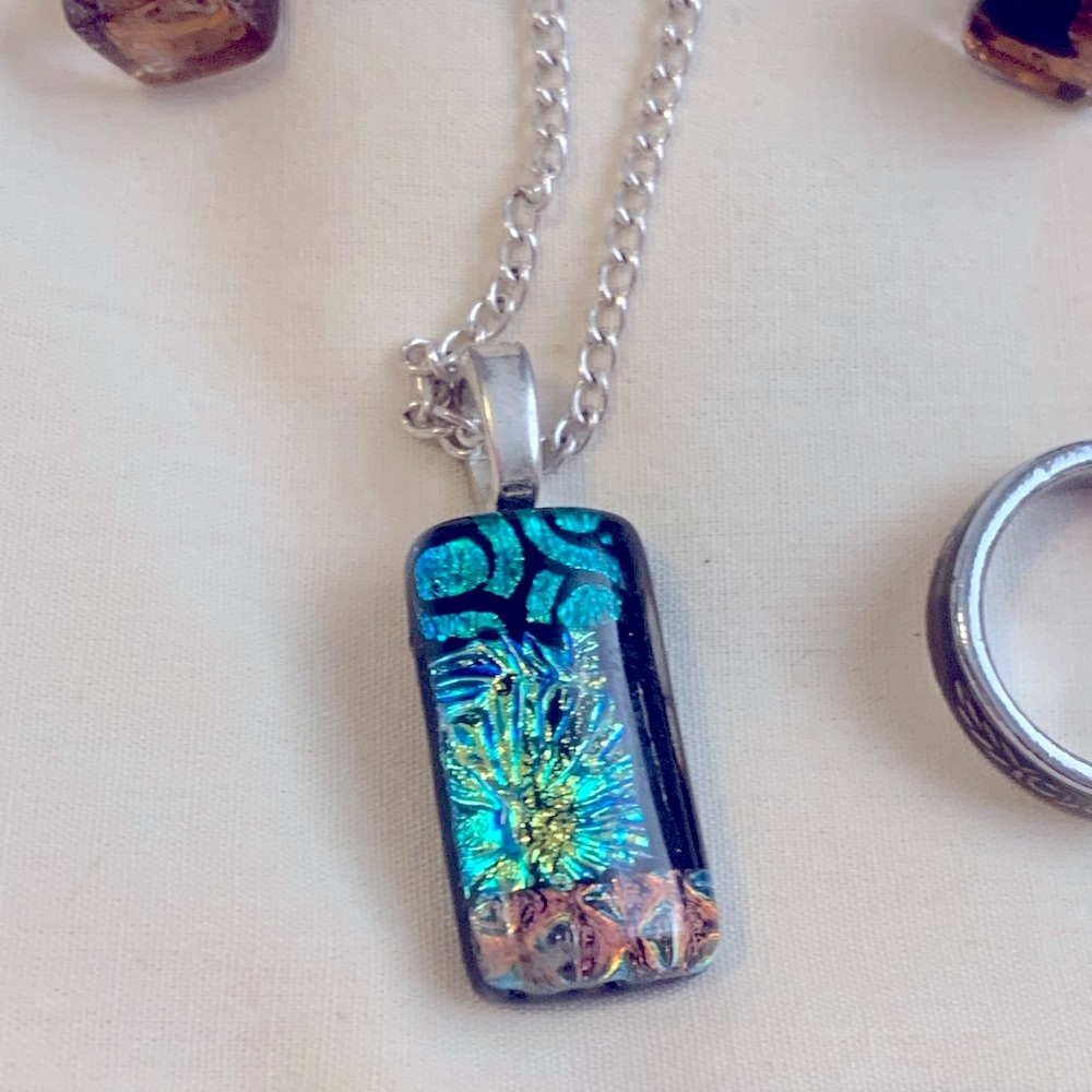Jewelry Set Resin Necklace Earrings Mood Ring Rhinestone Coated Frog Brooch